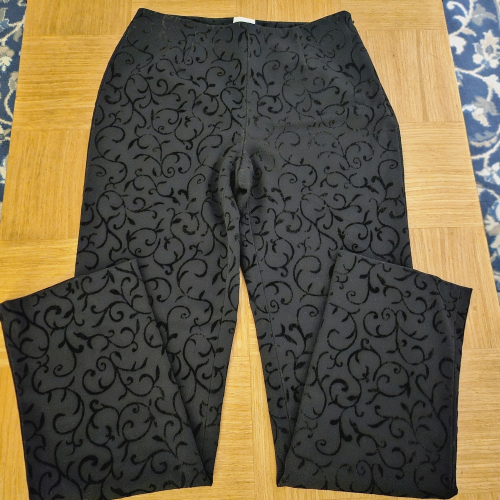 Chico’s Black Flocked Scroll Dress Pants Side Zip Size 0 (US 4) Career Stretch